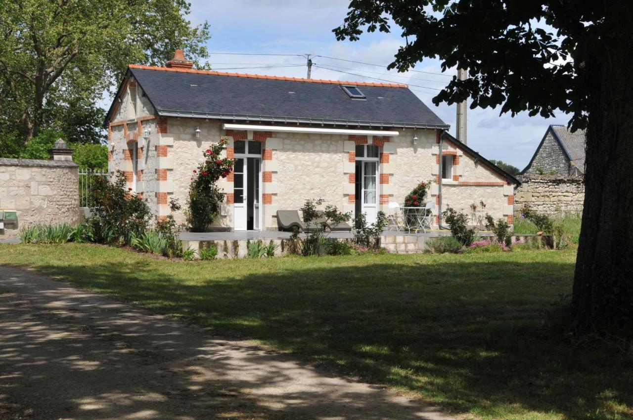 Petite Maison Des Roses - Gite 2 Personnes ブレン・シュル・アロンヌ エクステリア 写真